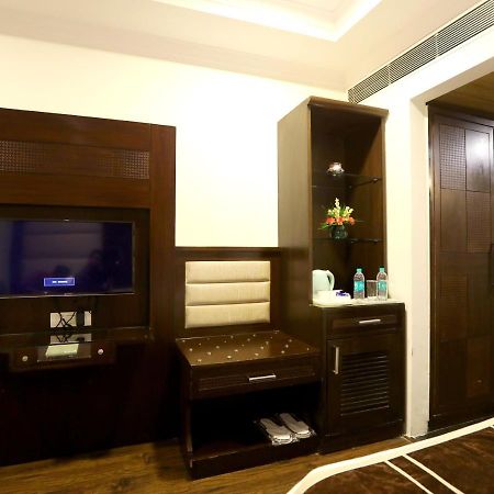 Hotel Pitrashish Pride Igi Intl Airport Delhi Bagian luar foto