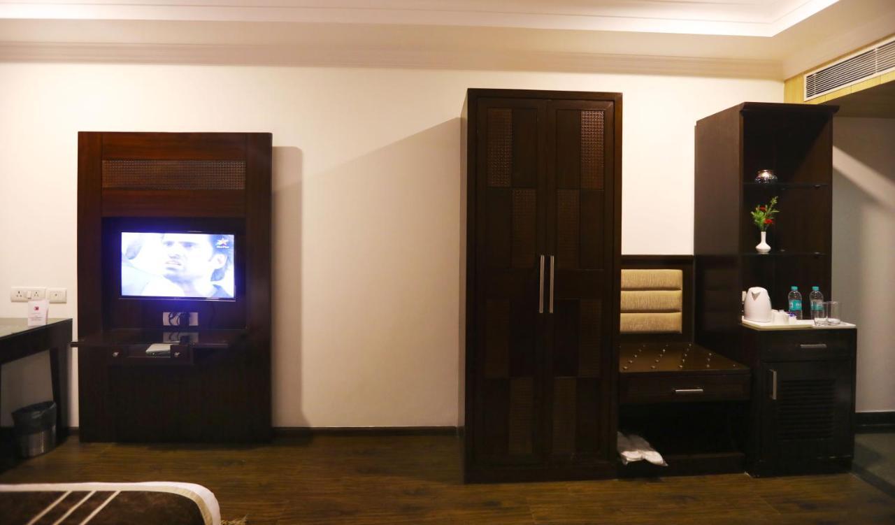 Hotel Pitrashish Pride Igi Intl Airport Delhi Bagian luar foto